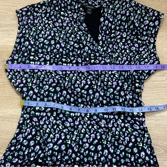 RW&Co v neck cross over pleated shoulder Black and Purple floral Top. Medium - Picture 5 of 8
